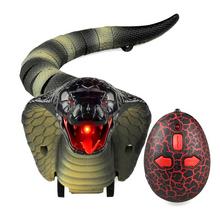 Cobra had na diaľkové ovládanie s USB nabíjaním.