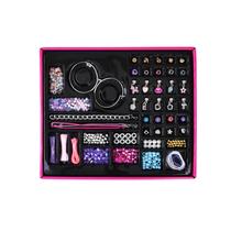 Sada náramkov s korálikmi a príveskami na výrobu šperkov.