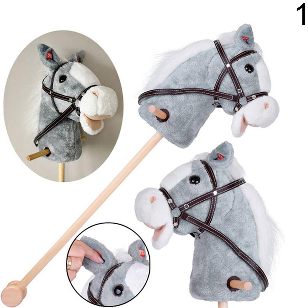 Kůň na tyči se zvukem a pohybujícím se čumákem.