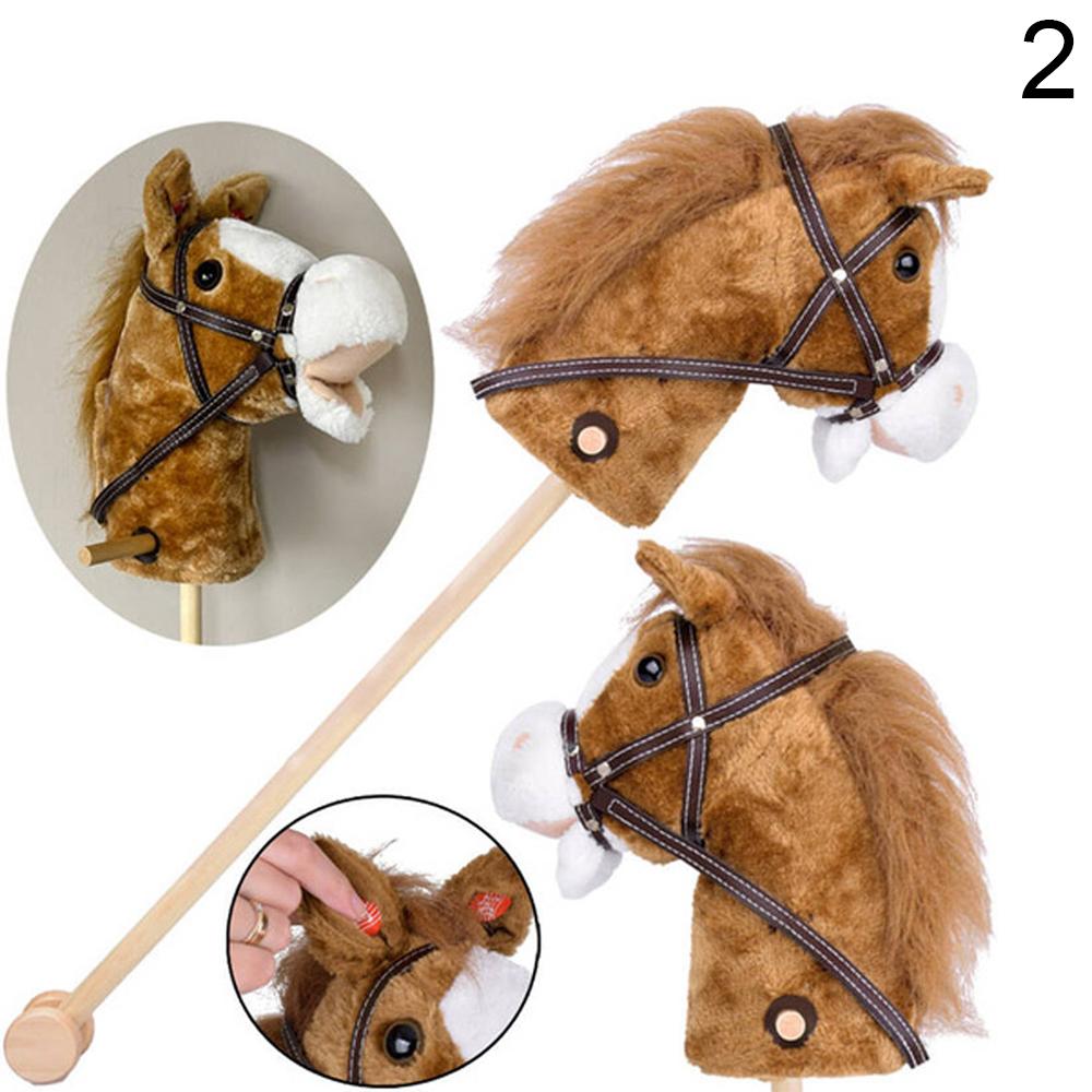 Kůň na tyči se zvukem a pohybujícím se čumákem.