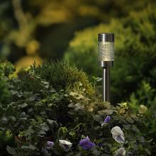 Solárny kolík z nerezovej ocele s LED osvetlením.