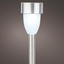 Solárny zápich z nerezovej ocele s LED osvetlením.