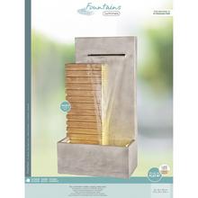 Obdĺžniková vonkajšia fontána s LED osvetlením.