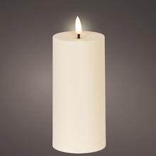 Solárna sviečka plastová stabilná s výškou 15 cm a priemerom 7 cm.