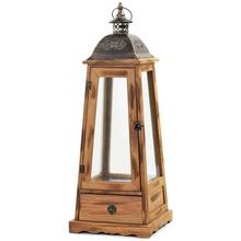 Dřevěná a kovová lucerna s šuplíkem, výška 65,5 cm.