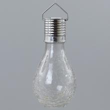 Závěsná solární žárovka o průměru 15 cm.