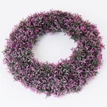 Věnec s růžovými lístky, průměr 40 cm.