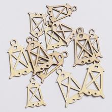 Dřevěné lampáše v přírodním provedení, sada 12 kusů.