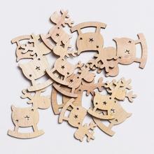 Dřevěný jelen v přírodní barvě, dekorativní výřezy na Vánoce.