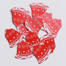 Červené dřevěné zvonky na lepení, balení 12 kusů.