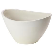 Bílá mrazuvzdorná mísa s moderním designem.