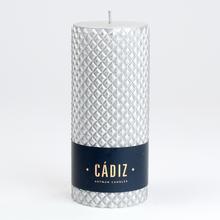 Stříbrná vánoční svíčka CADIZ s texturou.