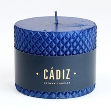 Vánoční svíčka CADIZ v granátové barvě.