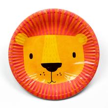 Papírový talíř s motivem lva, průměr 18 cm.