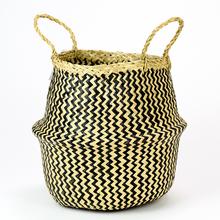 Koš z mořské trávy s dvěma uchy.