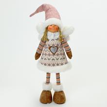 Textilní anděl s růžovou čepicí a srdíčkem na šatech.