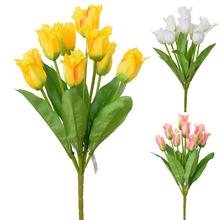 Kytice umělých tulipánů v žluté a bílé barvě.