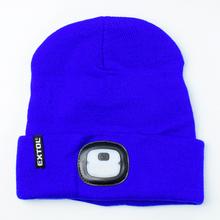 Modrá čepice s LED světlem.