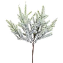 Zasněžená větvička čečiny o délce 21 cm.