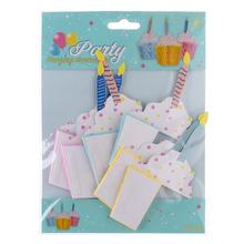 Papírové dekorace ve tvaru cupcake s 12 kusy v balení.