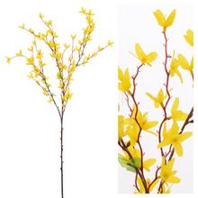 Umělá větev Zlatý déšť s žlutými květy.