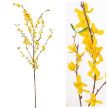 Umělá větev zlatého deště s žlutými květy.