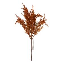 Umělá tráva v oranžové barvě, 32 cm vysoká.