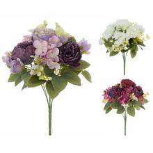 Kytice umělých květin s pivoňkami, hortenzie a drobnými květy.