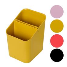 Odkapávač na příbor v žluté barvě.