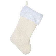 Vánoční punčochá v šedé a krémové barvě s textilním povrchem.