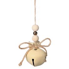 Závěs s rolničkou a mašlí v krémové barvě.