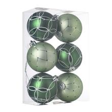 Sada šesti plastových vánočních koulí v zelené barvě.