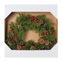 Věnec z čečiny se šiškami a bobulemi, 50 cm.