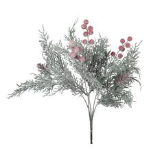 Umělá větev túje s červenými bobulkami a šiškami.