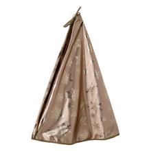 Kryt stojanu na strom s motivem vloček v hnědé a zlaté barvě.