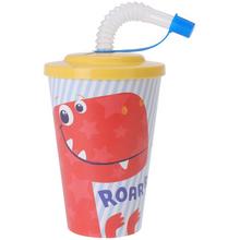 Hrnek na pití s obrázkem červeného dinosaura a brčkem.