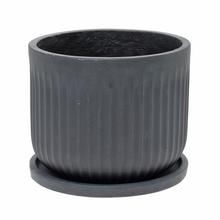 Černý květináč s miskou, keramický, mrazuvzdorný.