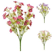 Kytice lučních květin mix s různými barvami.