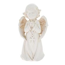 Bílý smuteční anděl na podstavci v modlící pozici.