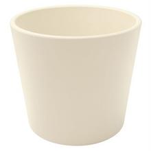 Krémový keramický obal na květináče s výškou 25 cm a průměrem 28 cm.