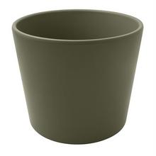 Keramický obal v olivové barvě s výškou 25 cm a průměrem 28 cm.