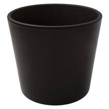 Černý keramický obal na květiny s výškou 25 cm a průměrem 28 cm.