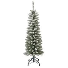 Úzký vánoční stromeček se sněhem