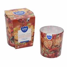 Vánoční vonná svíčka s vůní skořice a hřebíčku.