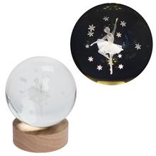 LED koule sklo na dřevěném podstavci s podsvícením baletka.