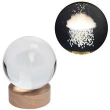 LED koule sklo na dřevěném podstavci s podsvícením déšť.