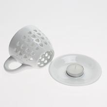 Aromalampa ve tvaru hrníčku se srdíčky, bílá porcelánová.