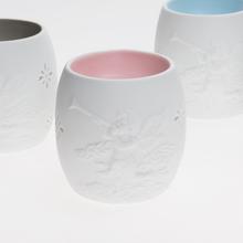 Aromalampa ve tvaru anděla z porcelánu, bílá barva.