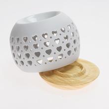 Aromalampa koule srdíčka z porcelánu, bílá.