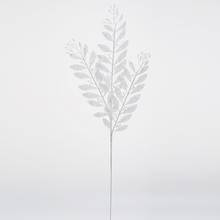 Bílá větev s listy 77 cm